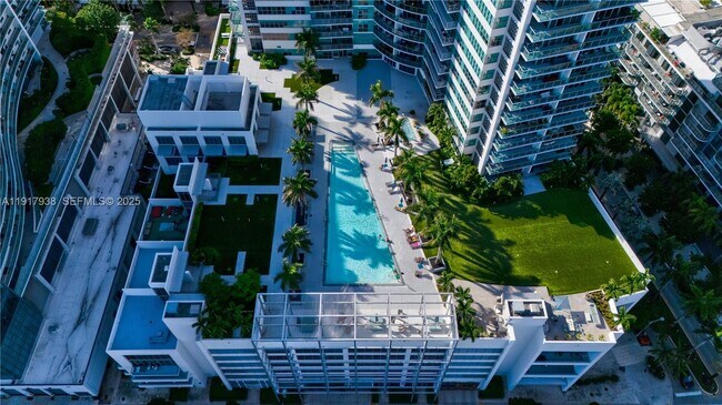 Building Photo - 3301 NE 1st Ave