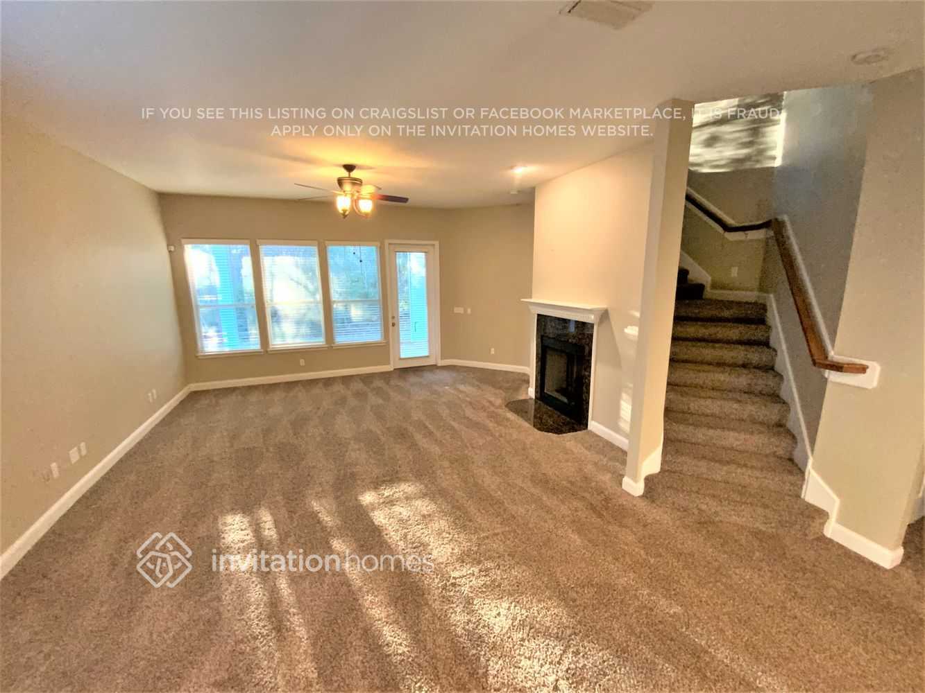 Building Photo - 133 W Village Dr