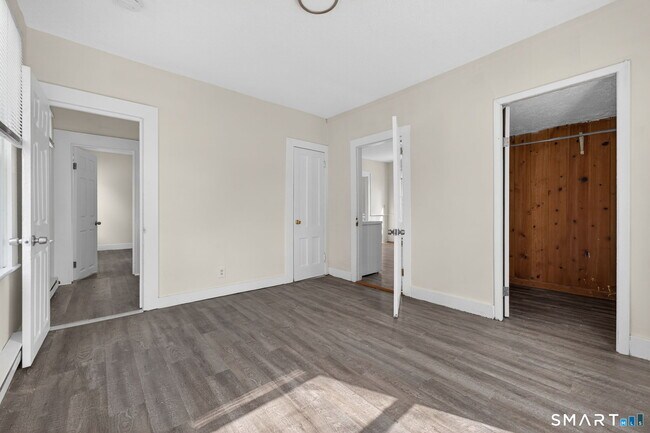 Building Photo - 27 Beacon St