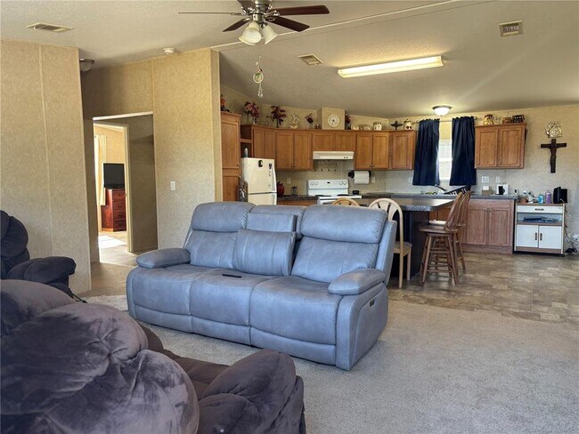 Building Photo - 1916 Spring Ave