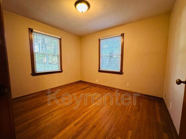 Building Photo - 1614 Shirley Way