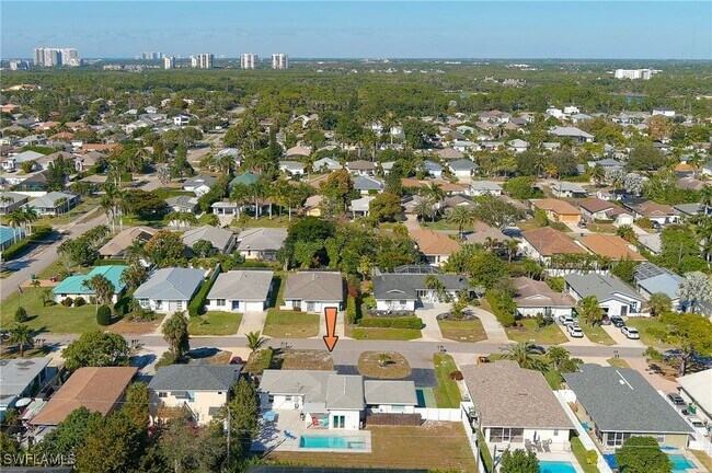 Building Photo - 714 105th Ave N