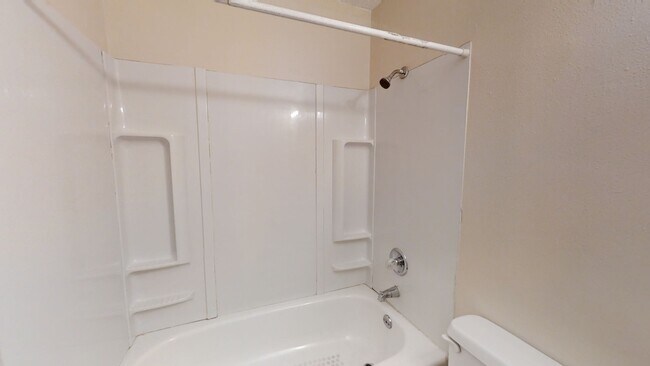 Building Photo - 1820 A Ave NE