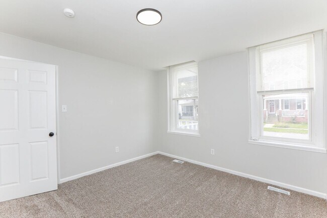 Building Photo - 422-424 W 30th Street
