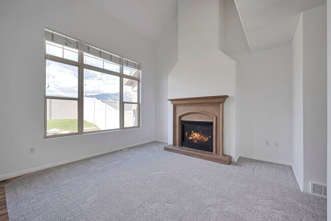 Building Photo - Beautiful 3 Bed Ivory Ridge T/home w 2 car...