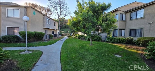 Building Photo - 46 Town and Country Rd