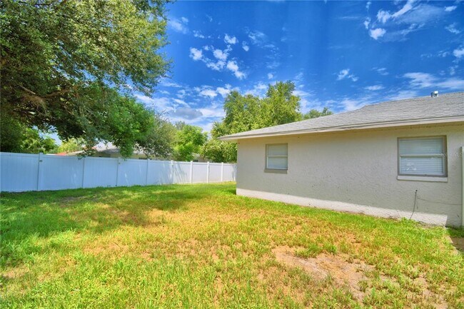 Building Photo - 914 Grape Ave
