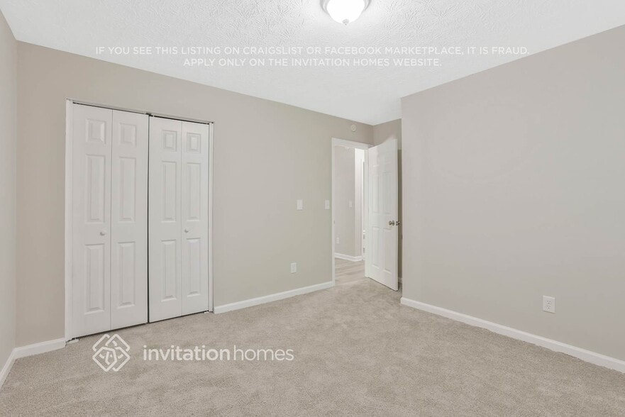 Building Photo - 690 Greenhedge Dr