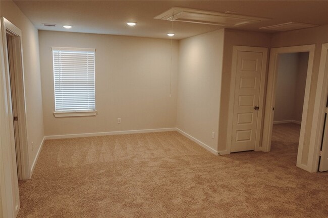 Building Photo - 8606 Blueberry Ash St