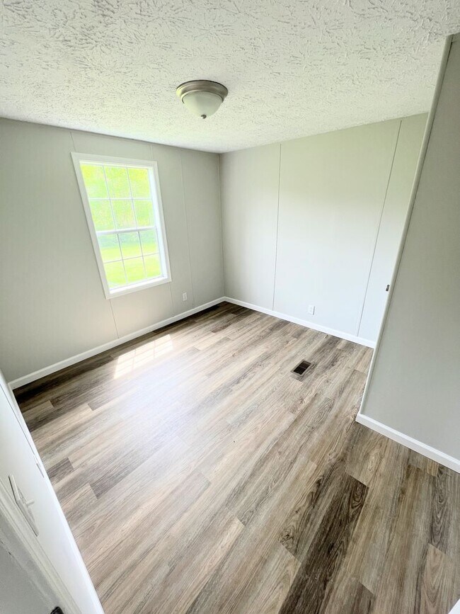 Building Photo - 3 Bedroom Home in Campbell County