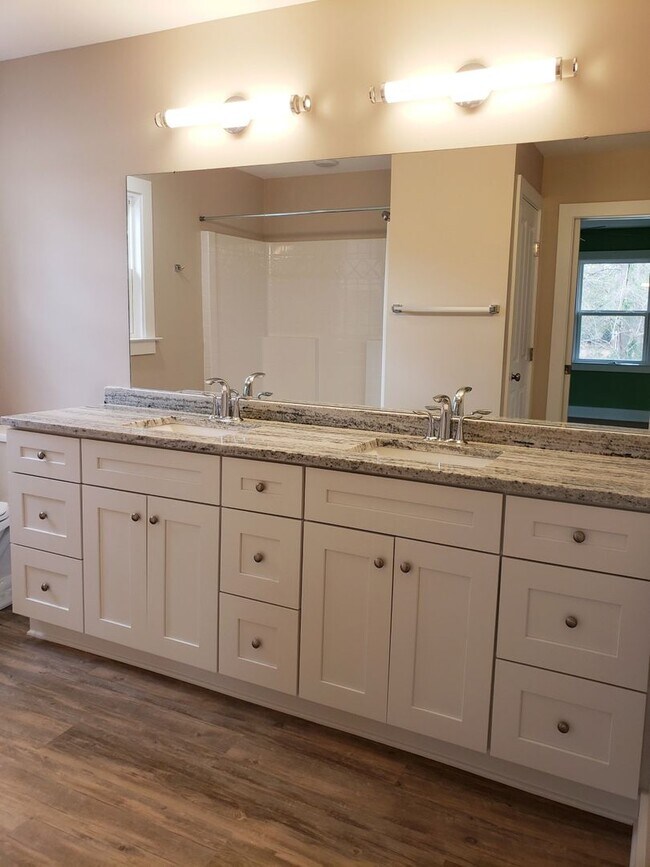 Building Photo - Great Location - Three Bedroom - Two and a half Bath Home