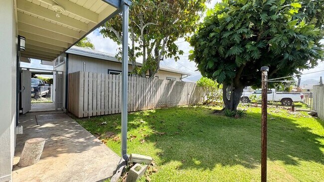 Building Photo - 421 C Olomana Street (main house)