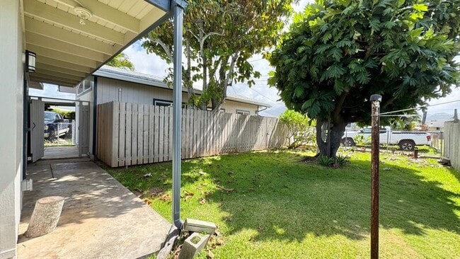 Building Photo - 421C Olomana St