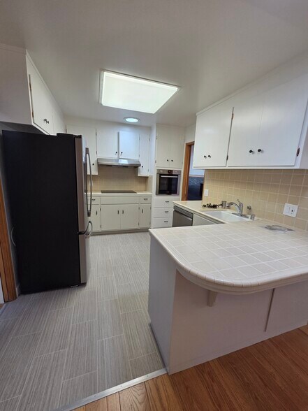 Building Photo - 827 Norvell St