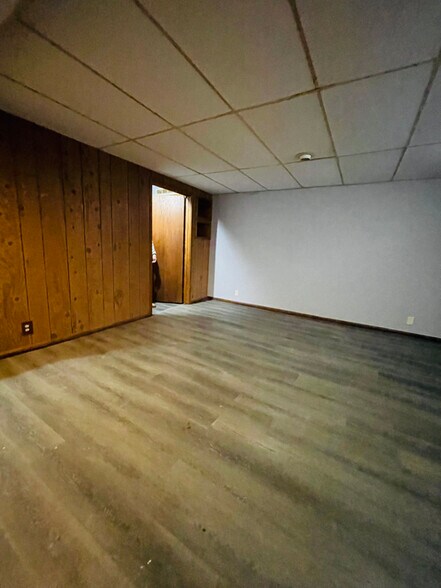 Building Photo - 8560 W Villard Ave