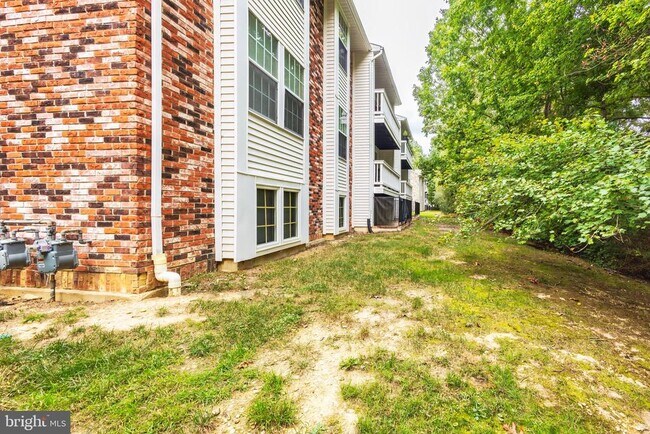 Building Photo - 67 Kenwood Dr