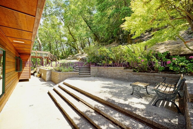 Building Photo - Modern Craftsman Home In Private and Seren...