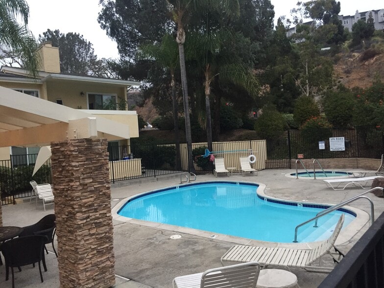 Community pool, spa and workout room - 9929 Erma Rd