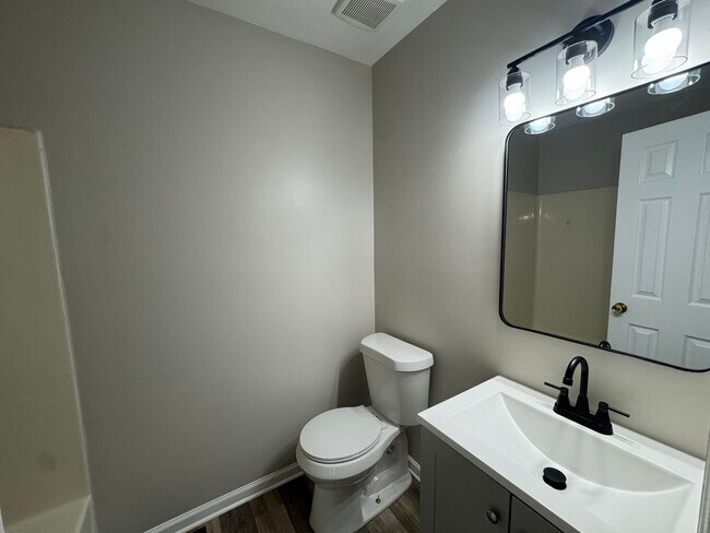 Building Photo - 3508 Ashley Station Dr SW