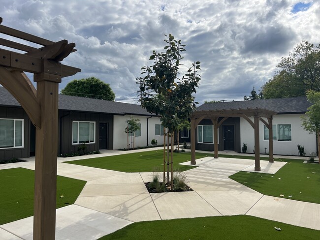 Building Photo - Magnolia Gardens Senior Living