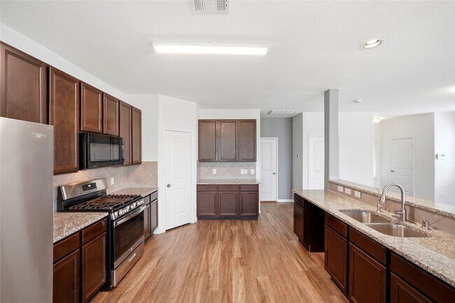 Building Photo - 10322 Urban Oak Trl