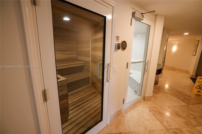 Building Photo - 17555 Collins Ave