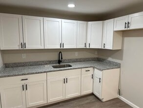 Building Photo - 216-218 Crane St