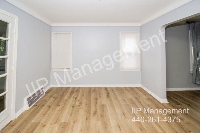 Building Photo - 3821 Kirkwood-