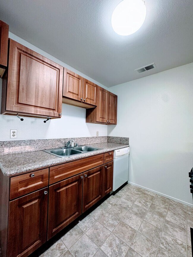 Building Photo - 4136 Oberon Ave