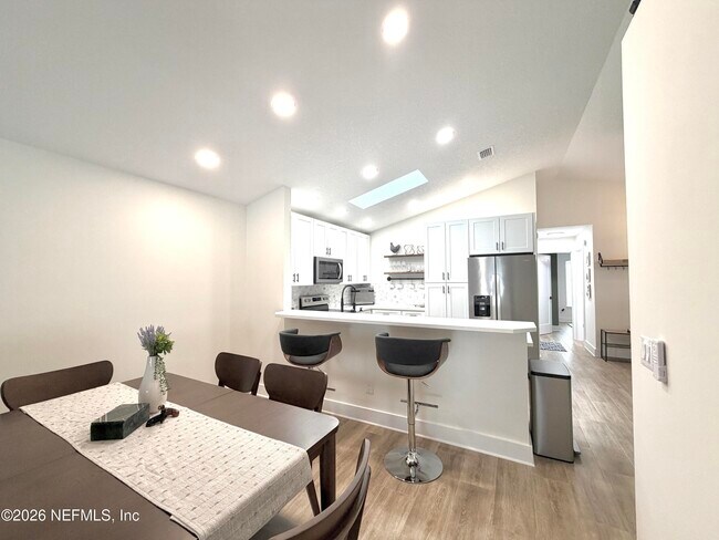 Building Photo - 181 Cabrillo Ln