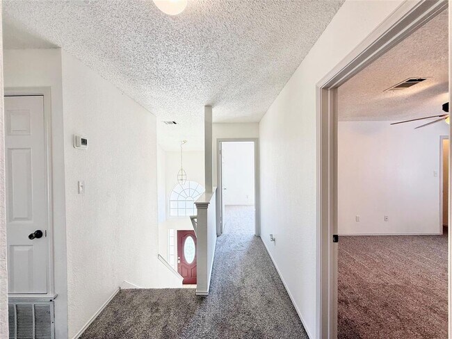 Building Photo - 1407 Deer Ledge Trail