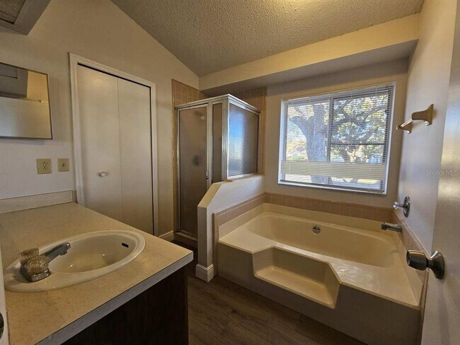 Building Photo - 3716 Narroline Dr