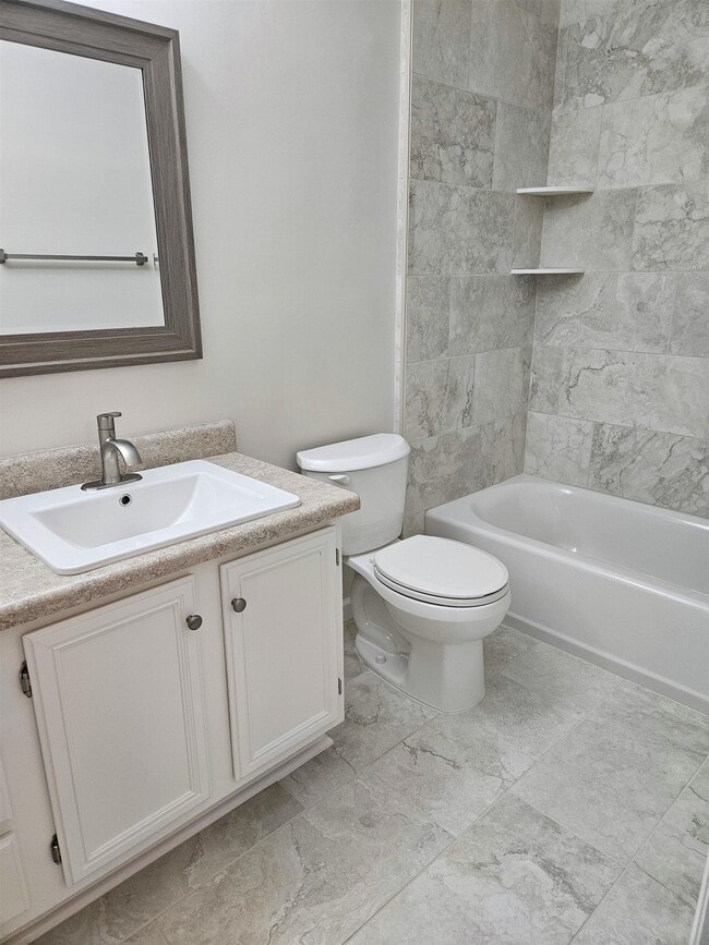 Building Photo - 431 Richview Park Cir E