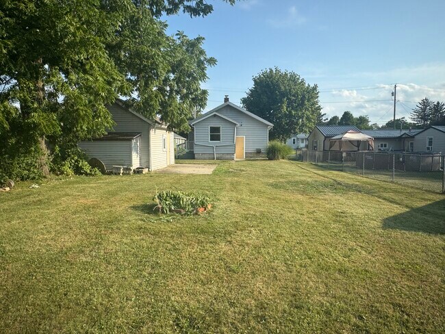 Building Photo - 912 Oak Grove Ave