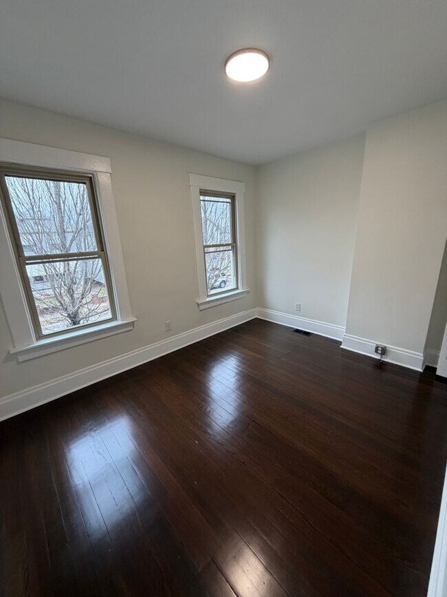 Building Photo - Rare 2-Full Bath Find: Pristine Renovation with Designer En-Suite & Granite