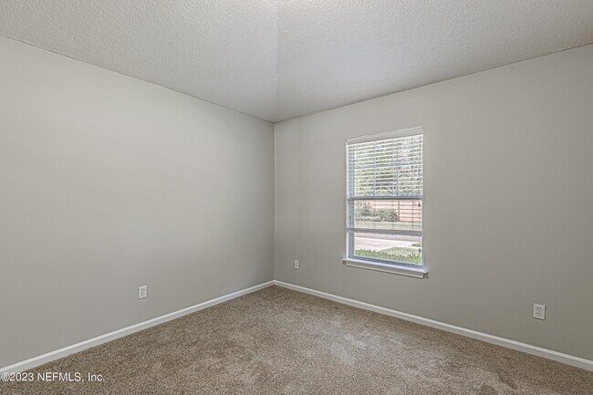 Building Photo - 2141 Stone Creek Dr