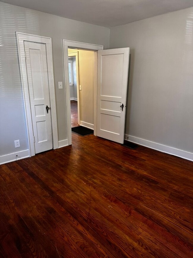 Building Photo - East Nashville 4 Bedroom