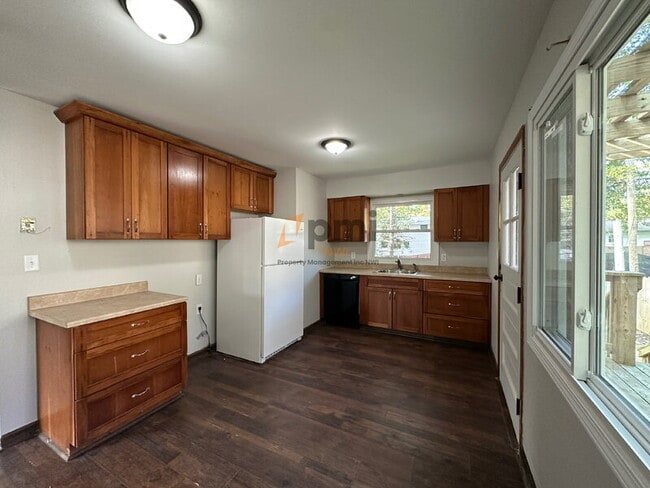 Building Photo - 3621 Windsor Rd