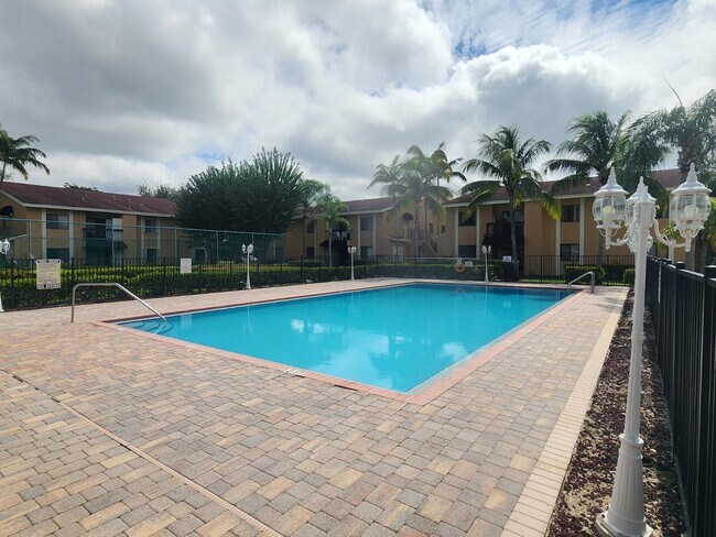 Building Photo - 6013 10th Ave N