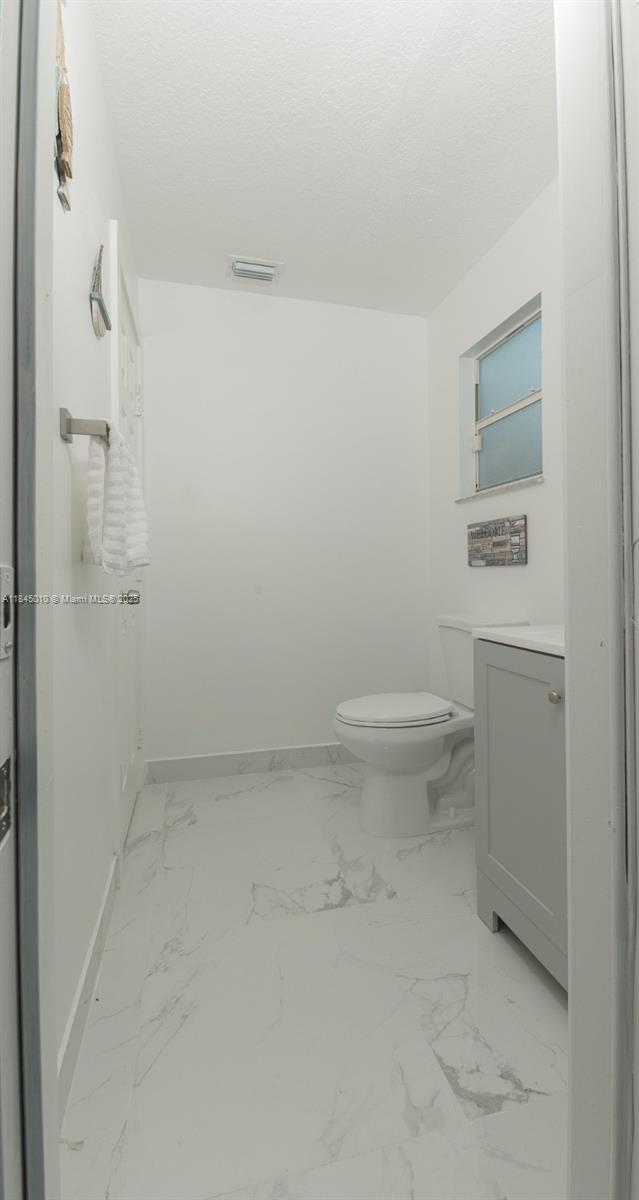 Building Photo - 1771 SE Gaskins Cir