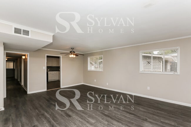 Building Photo - Carve Out a Great Life Here!