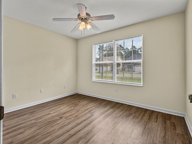 Building Photo - 96 Cochise St