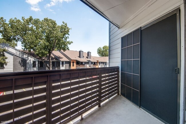Building Photo - 2 br, 1 bath  - Valencia at Medical