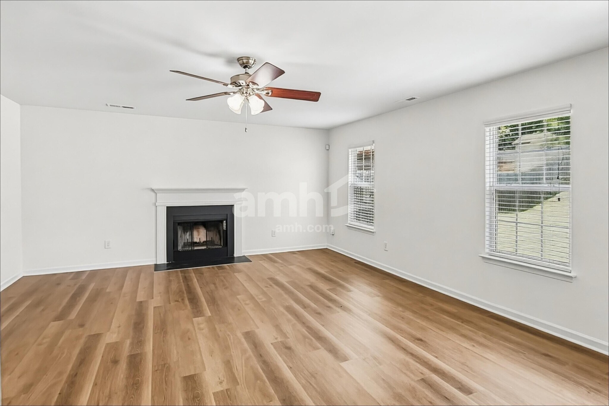Building Photo - 4134 Robinwood Dr