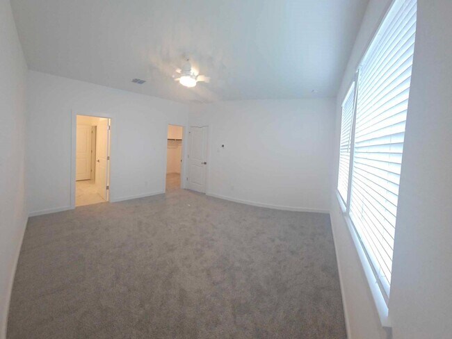 Building Photo - 8442 Bay Oaks Dr