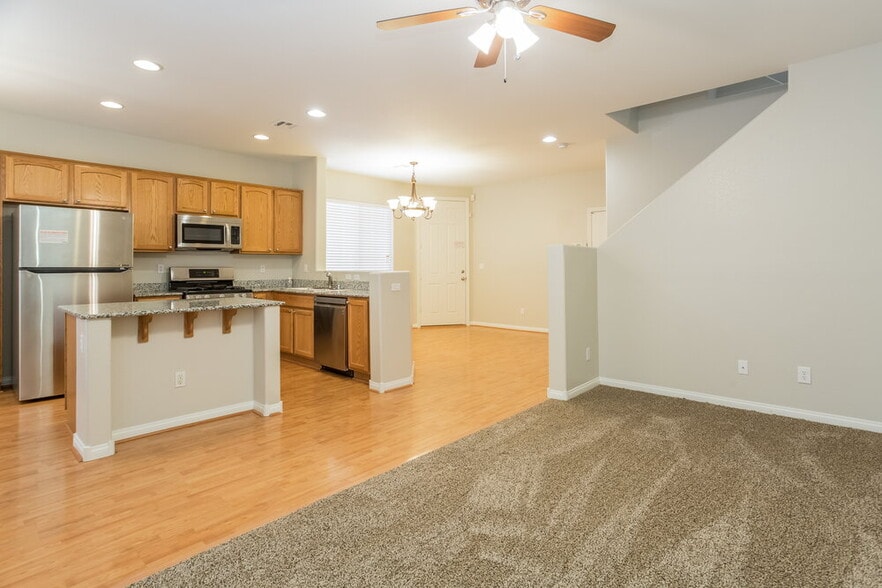 Building Photo - 267 Red Eucalyptus Dr