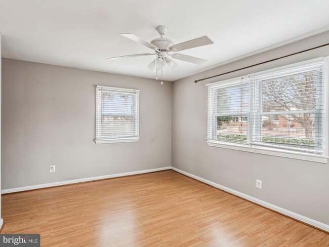 Building Photo - 3503 Maple Ct