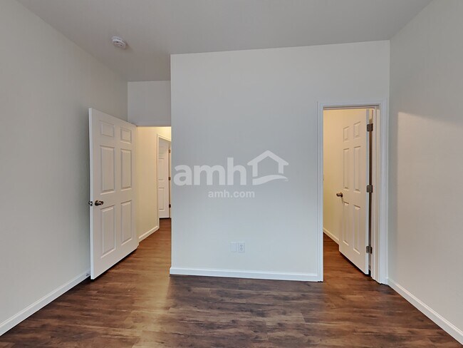 Building Photo - 73 N Highland Dr