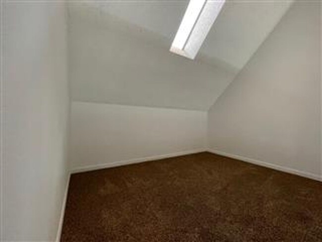 Building Photo - Soda Lakes Condo