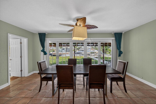 Building Photo - 2680 NE 24th St